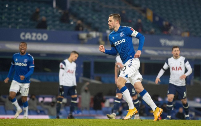 仅是对球员 仅是对球员